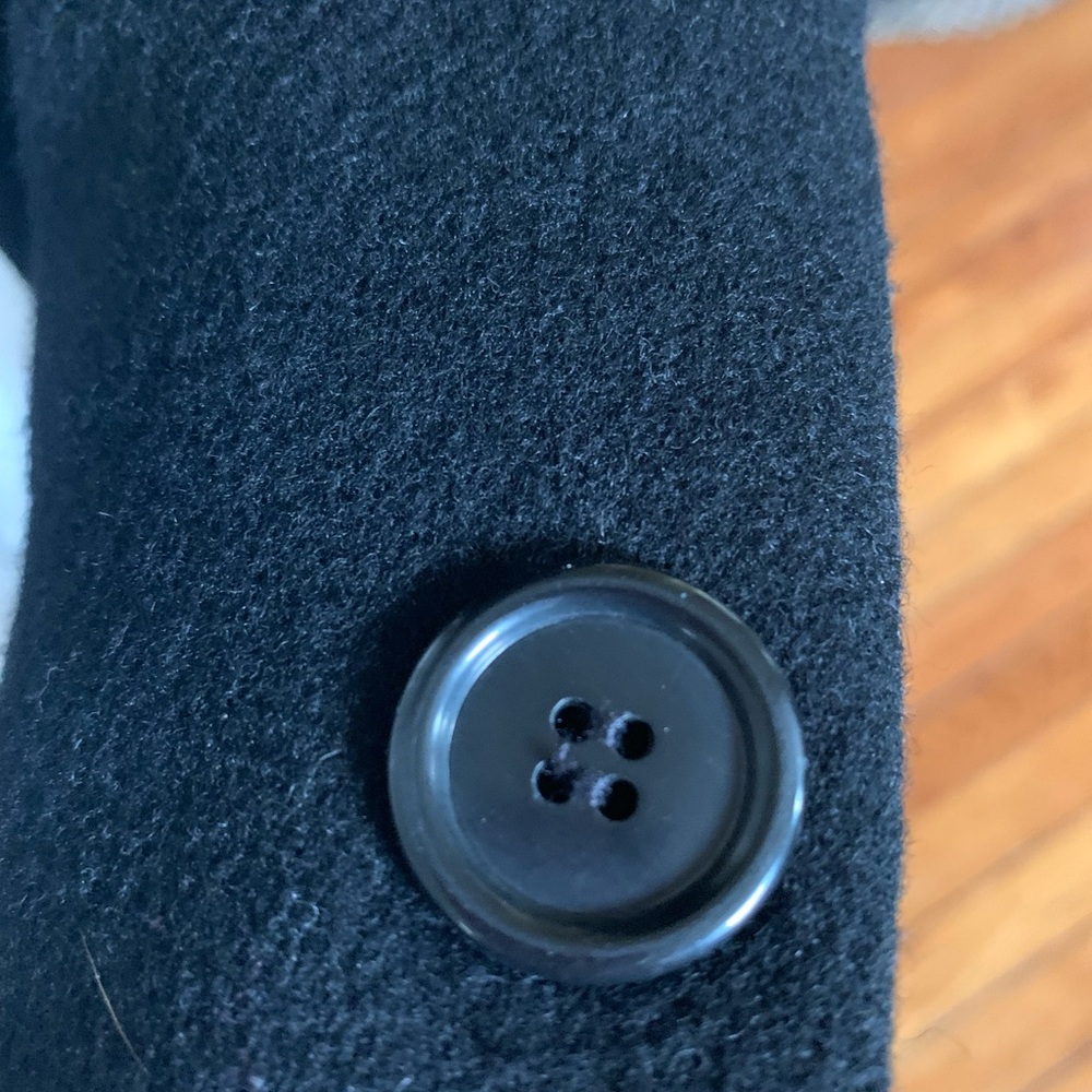 Woman’s Black WOOL. Overcoat - Picture 6 of 8